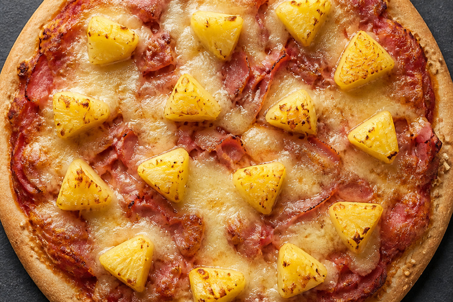 La recette pizza ananas : le guide pour un sucré-salé réussi